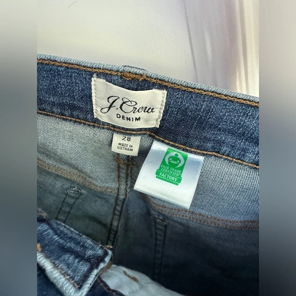 J CREW vintage Straight Jean with (4)button fly in stormy ink Size 28 EUC
